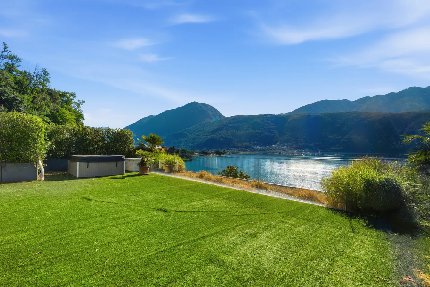Penthouse di Lusso con Vista Lago - Foto 5 di 13
