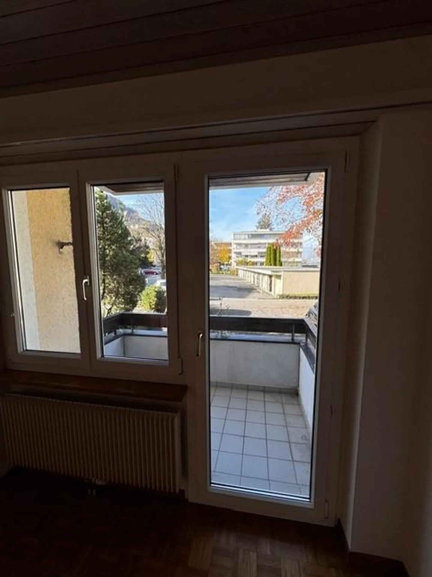 In affitto in un quartiere tranquillo appartamento luminoso di 4,5 stanze - Foto 6 di 12