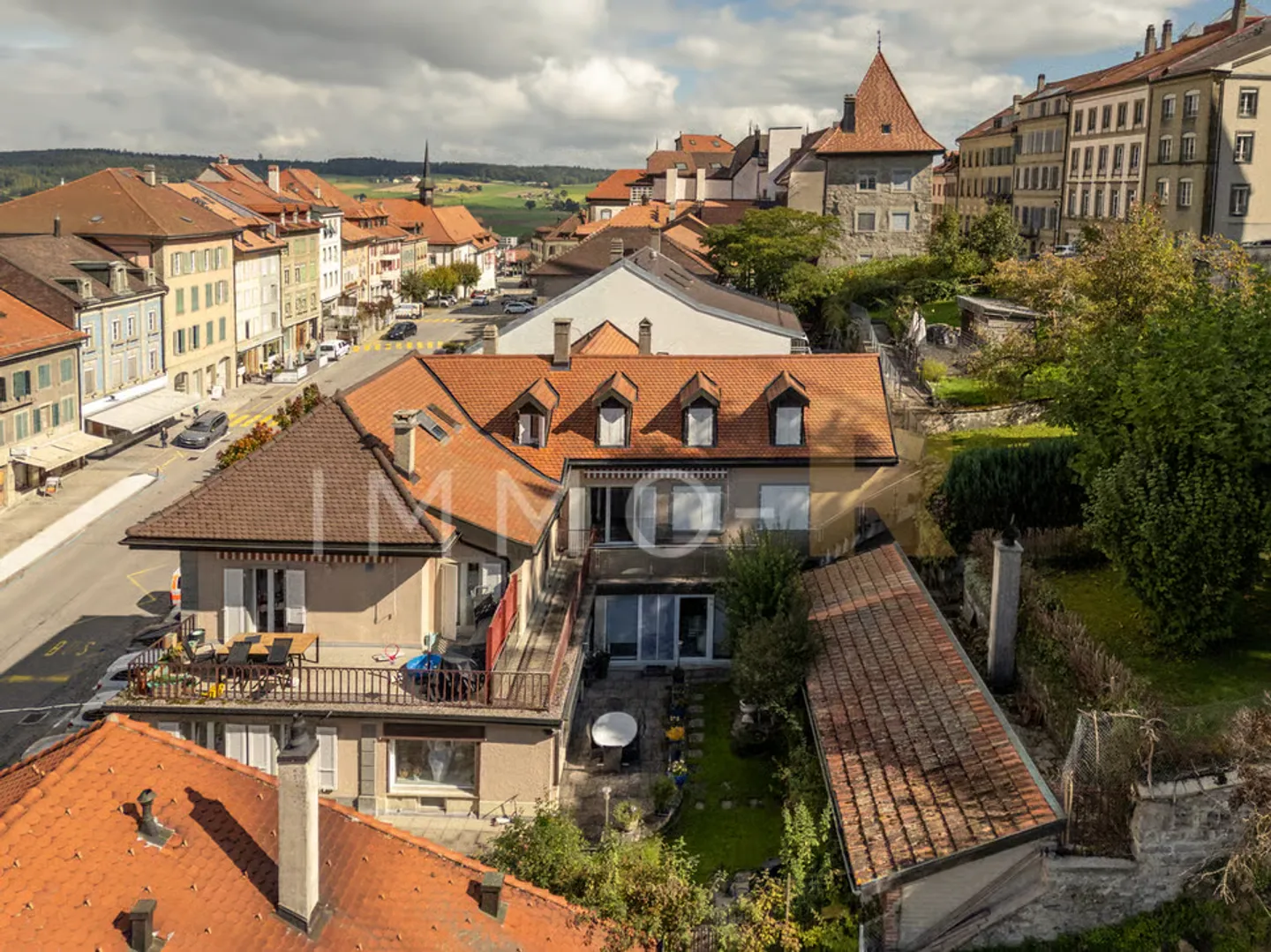 Opportunité unique au coeur de Romont lmmeuble mixte à vendre - Photo 2 of 13
