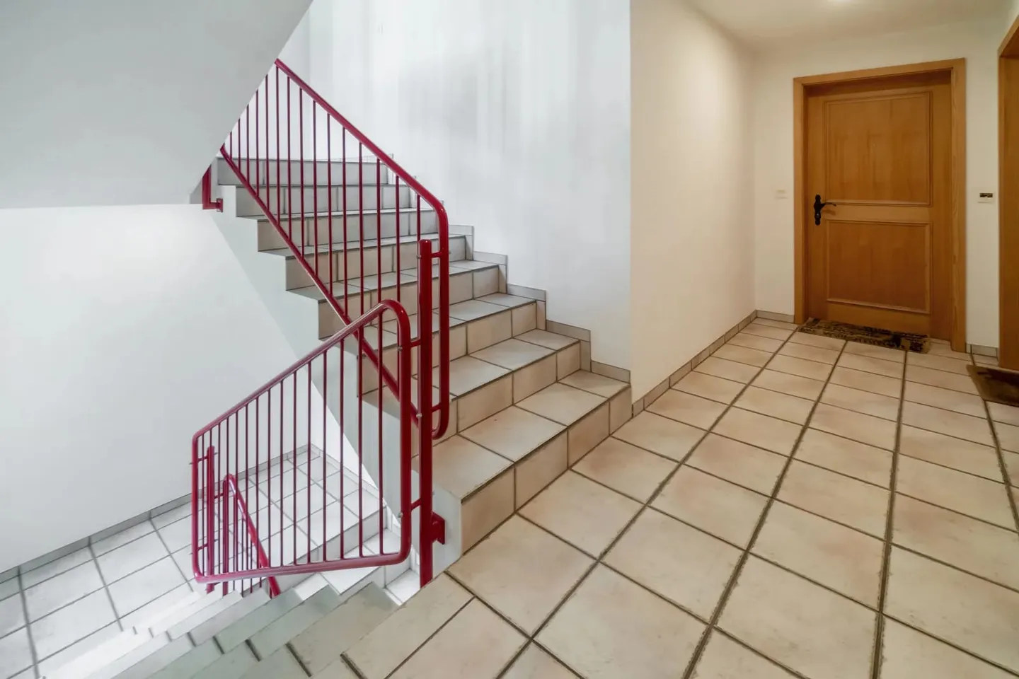 Charming Apartment with Mountain View - Photo 12 of 13