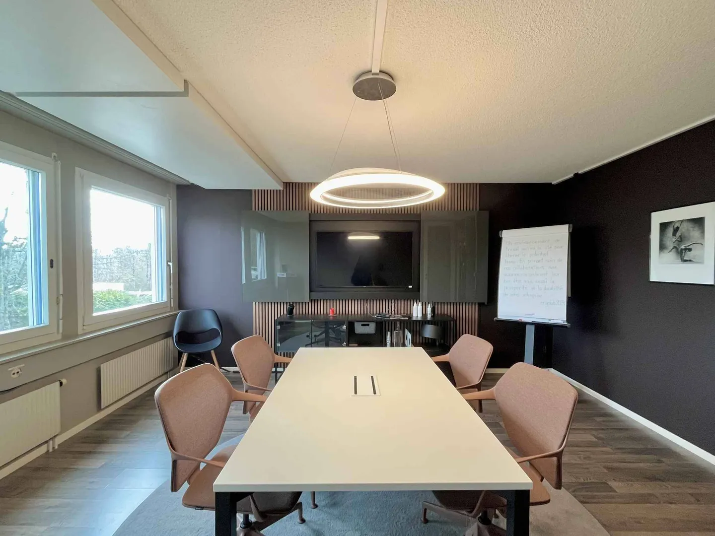 Workshop, offices and storage of 490 m2 - Optimal accessibility - Photo 3 of 7