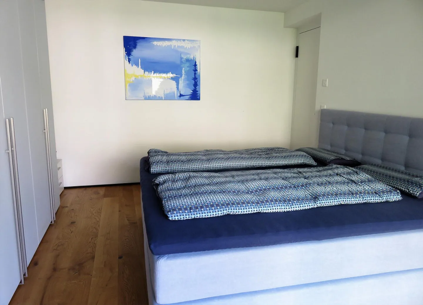 Living like in a single-family home - Photo 8 of 12