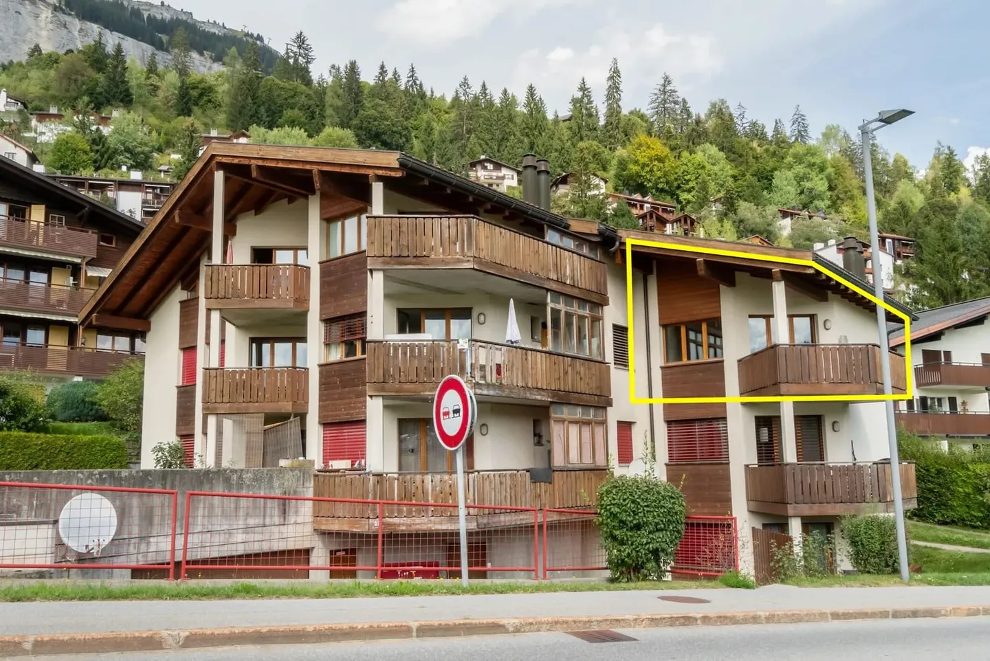 Charming Apartment with Mountain View - Photo 13 of 13