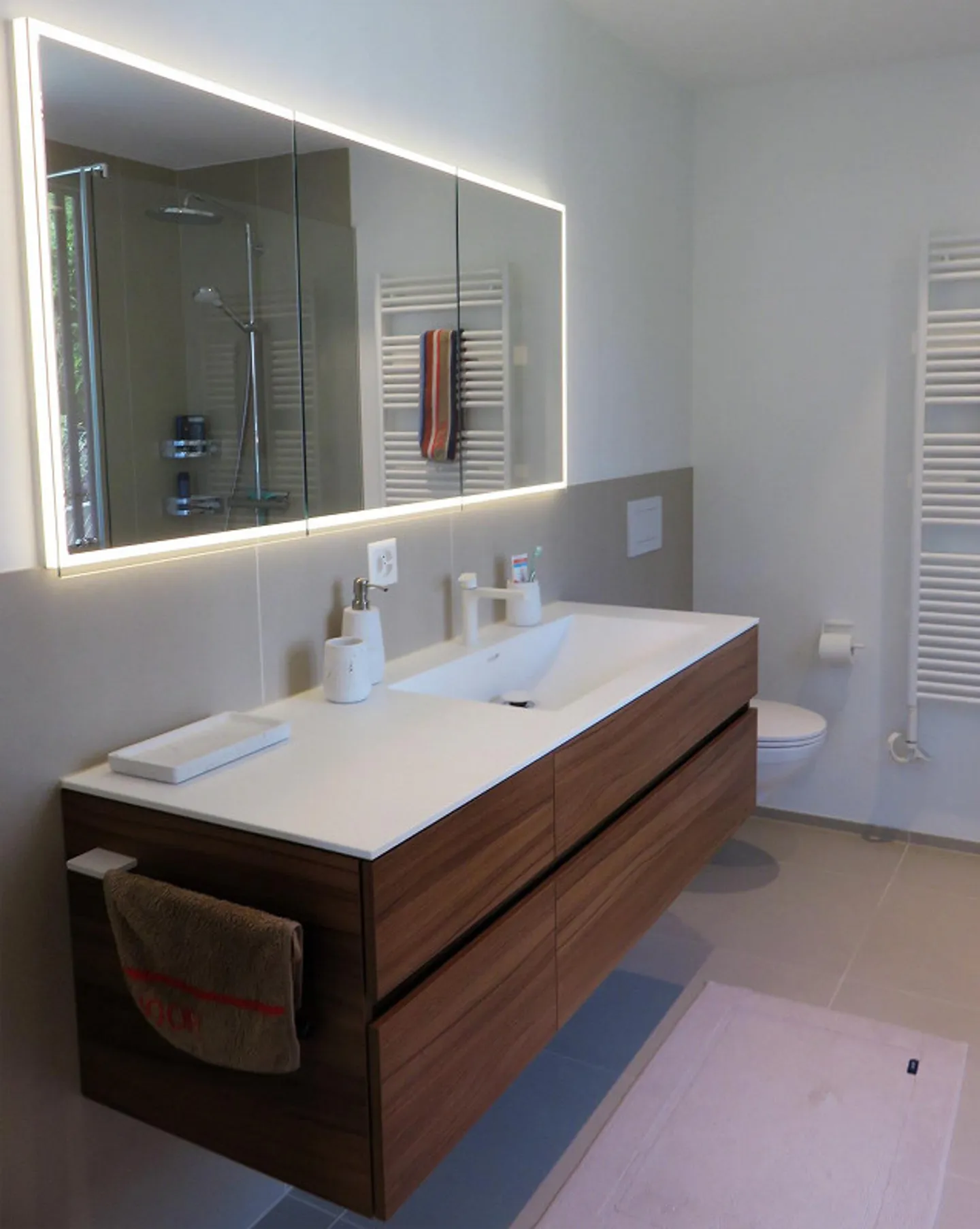 Living like in a single-family home - Photo 11 of 12