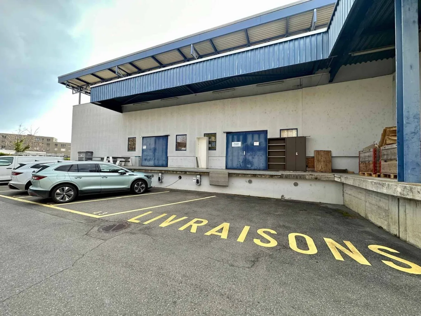 Workshop, offices and storage of 490 m2 - Optimal accessibility - Photo 7 of 7