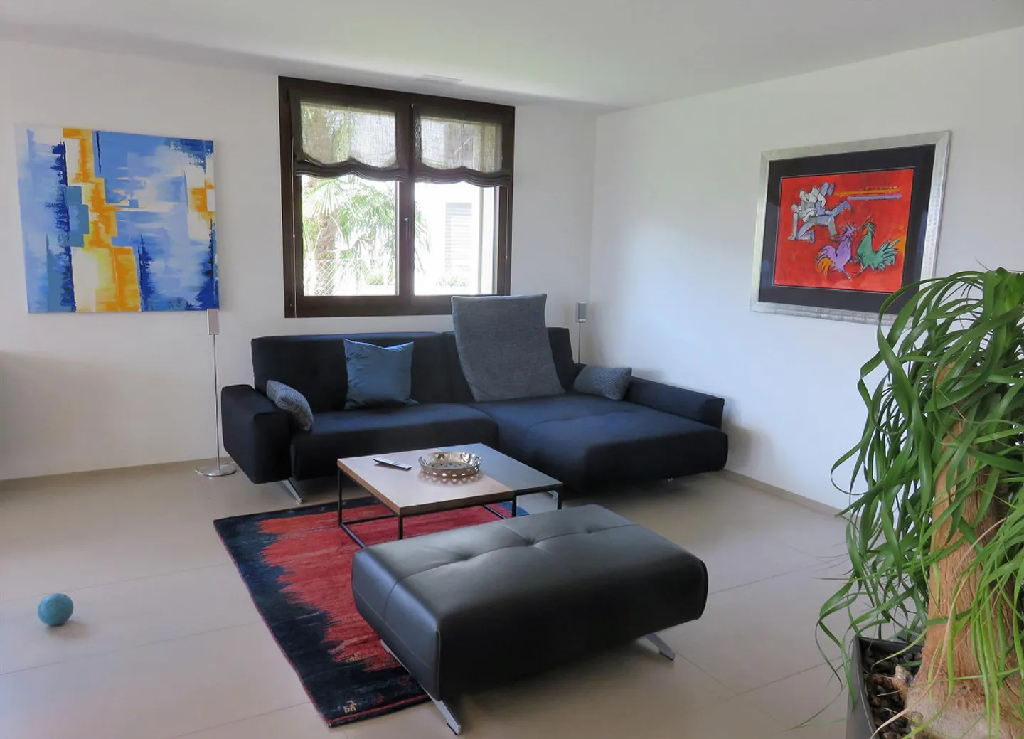 Living like in a single-family home - Photo 5 of 12