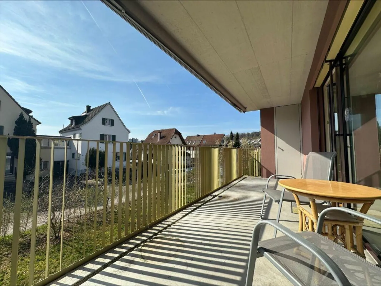 Alterswohnungen: Moderne 2.5-Zimmer-Wohnung mit Balkon beim Gesundheitszentrum Brugg - Photo 6 sur 7