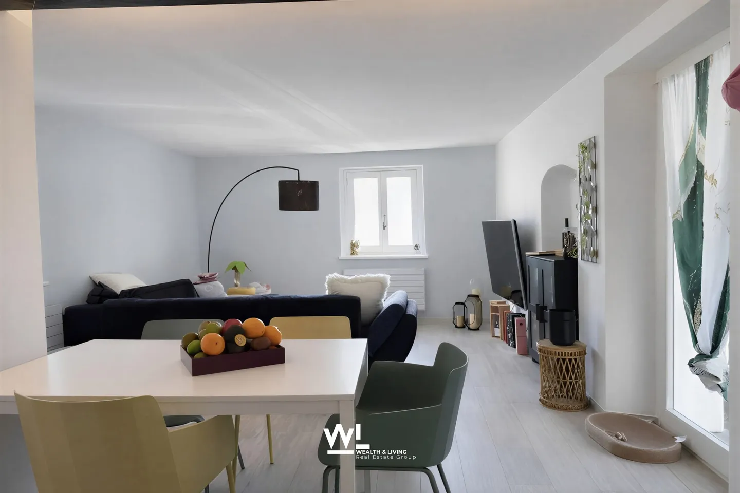 Charming 5-Room Townhouse in Losone - Photo 7 of 13