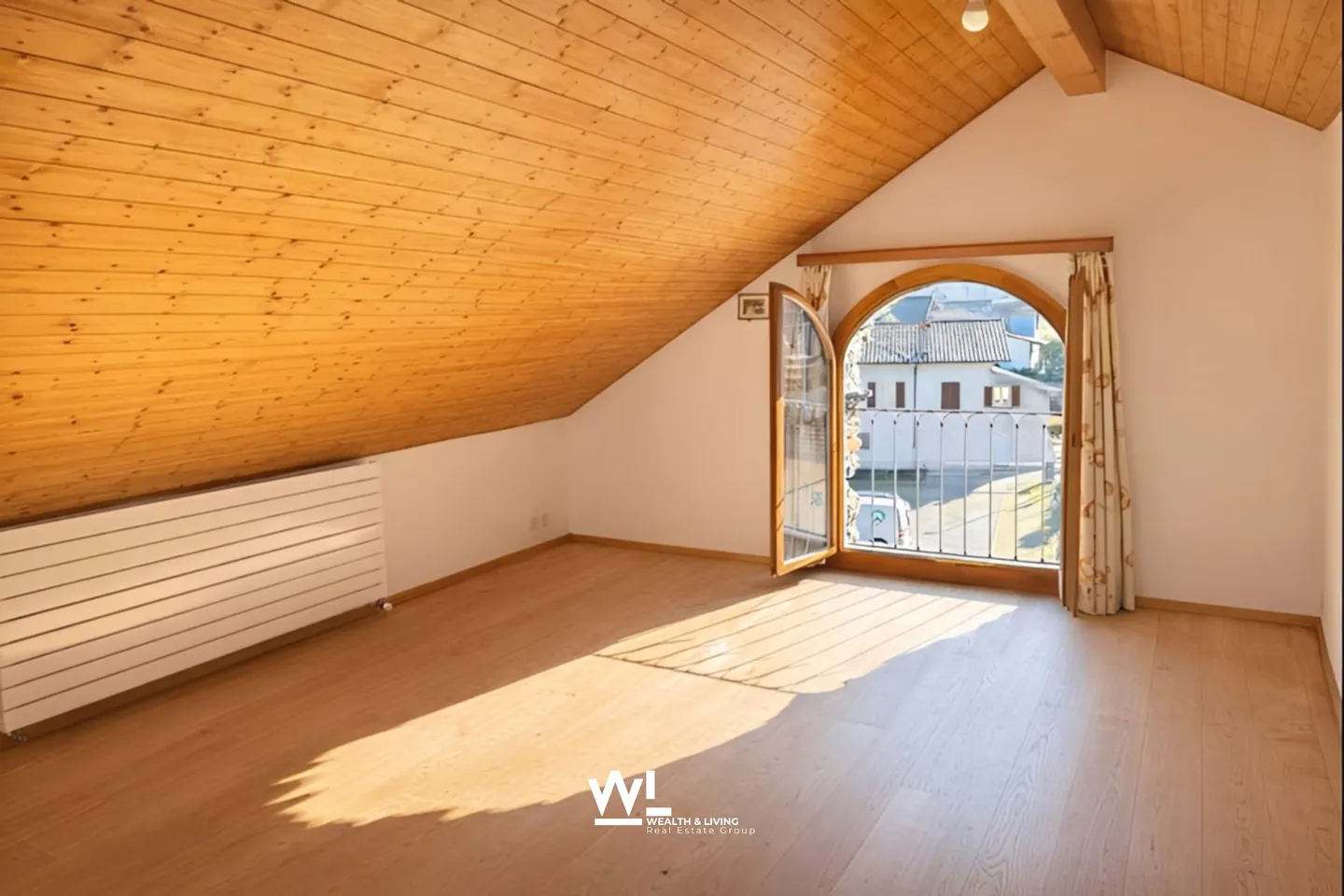 Charming 5-Room Townhouse in Losone - Photo 10 of 13