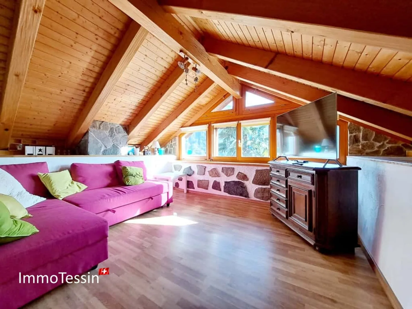 VERZASCATAL: 3 charming Rusticos in Mergoscia with beautiful panoramic views at the famous reservoir - Photo 7 of 13