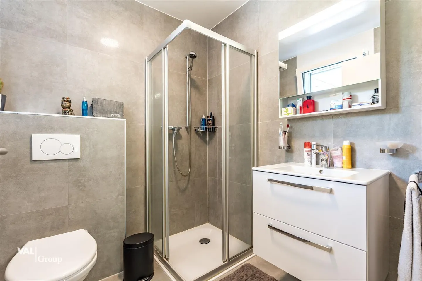 Wunderschöne Duplexwohnung mit 4,5 Zimmern, großem Garten und Terrassen - Foto 6 von 13