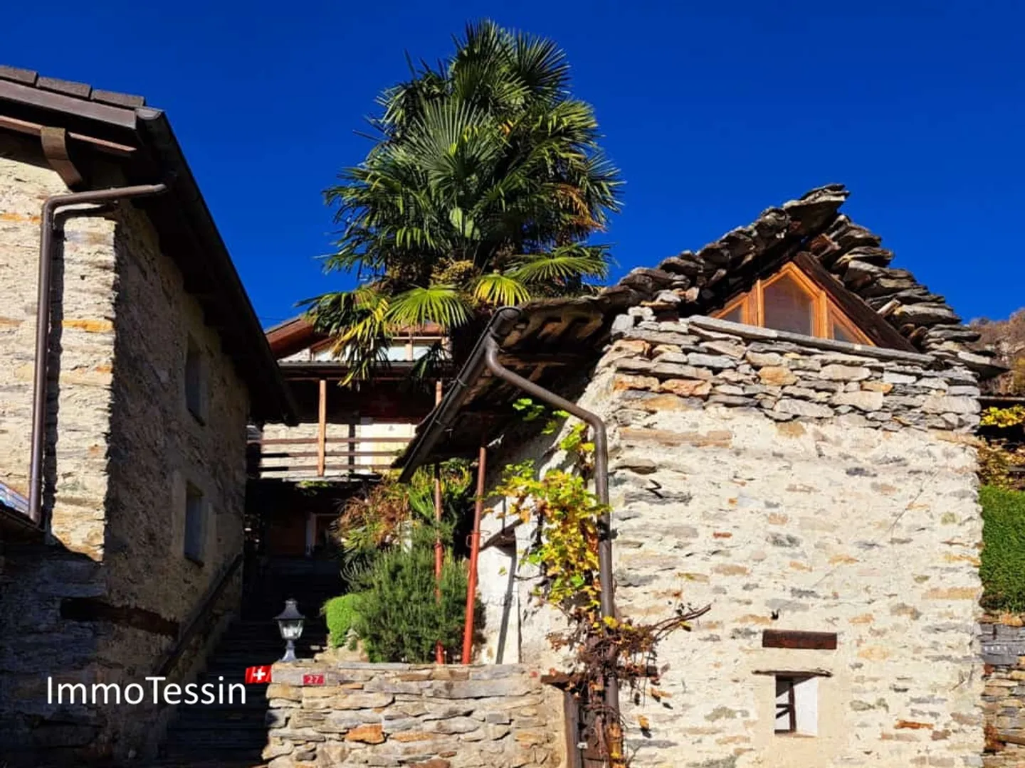 VERZASCATAL: 3 charming Rusticos in Mergoscia with beautiful panoramic views at the famous reservoir - Photo 4 of 13