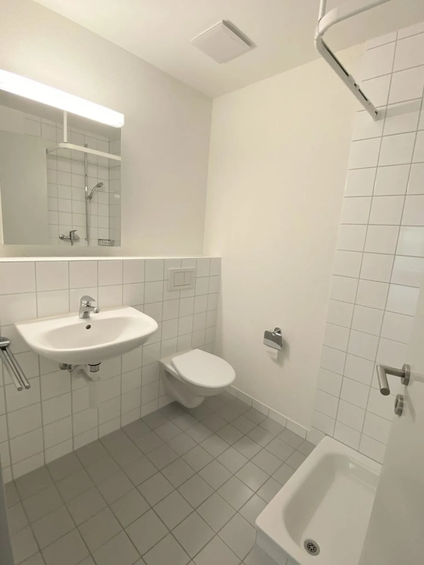 3.5 Room Apartment - Photo 4 of 8