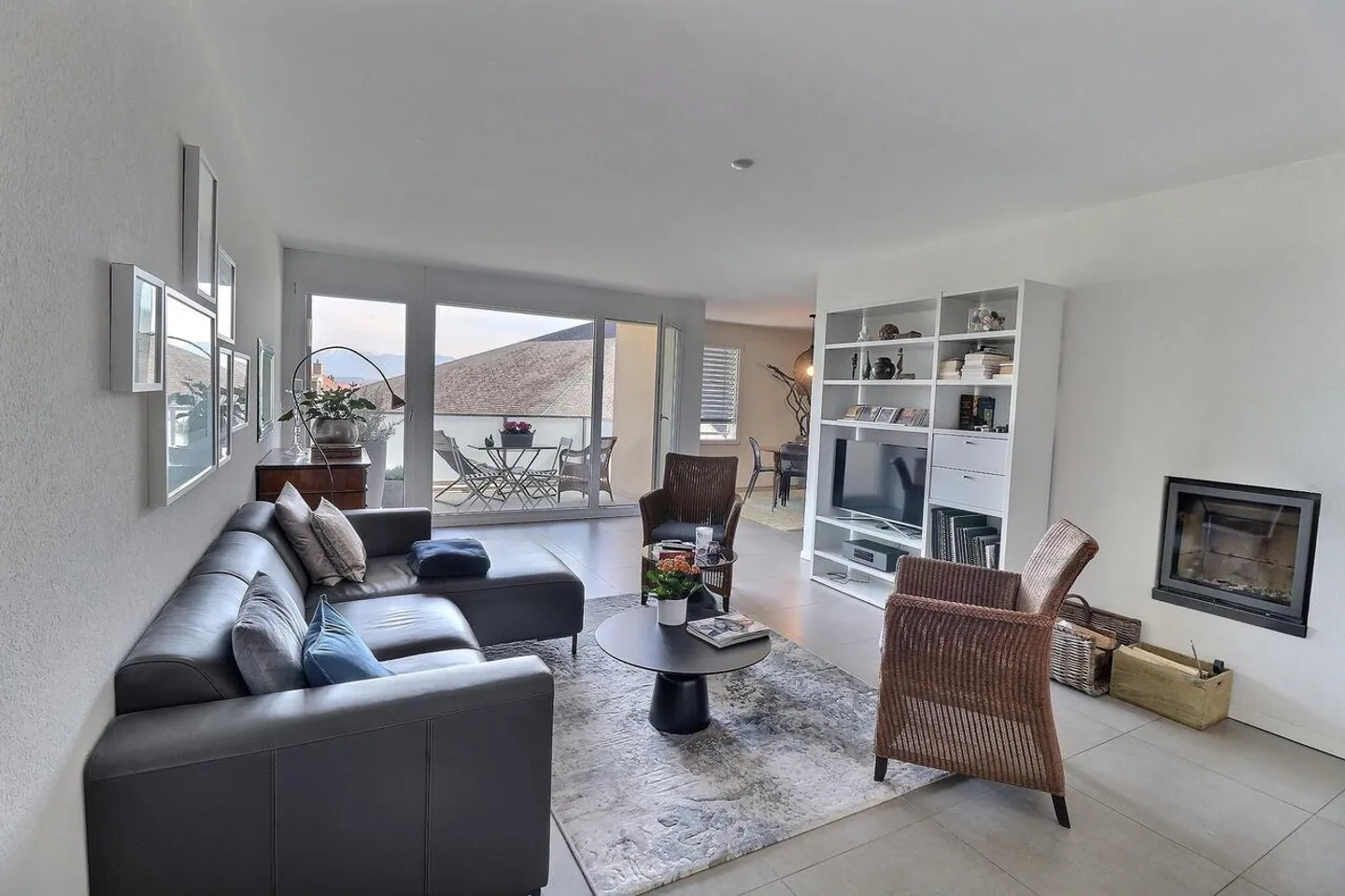 Ein echtes Juwel im Herzen von Nyon in einem halb besetzten Leibrentenvertrag ohne Miete! Seeblick! Ein Teil der Wohnung sofort verfügbar! - Foto 1 von 16