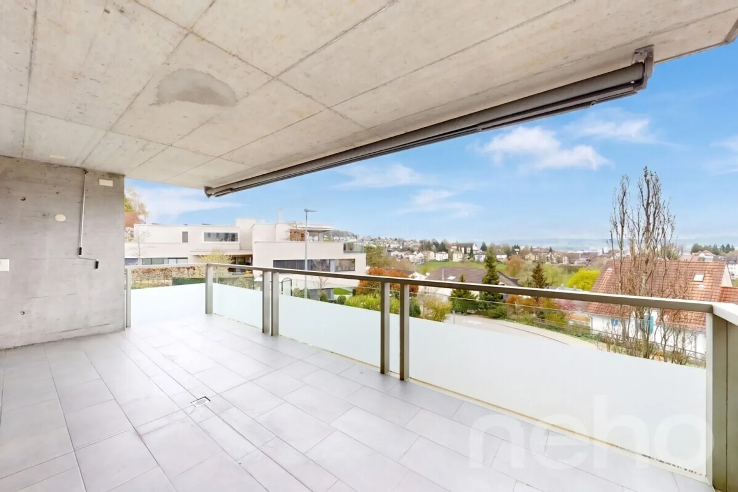 Modern 5.5-room apartment with panoramic views and balcony - Wil SG - Photo 1 of 12