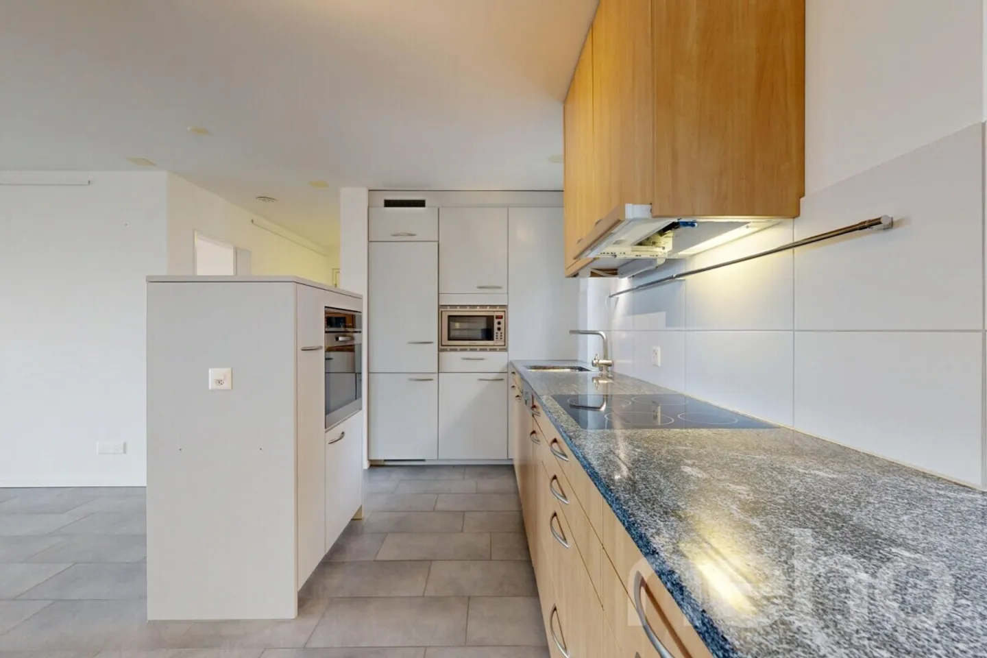 Modern 5.5-room apartment with panoramic views and balcony - Wil SG - Photo 7 of 12