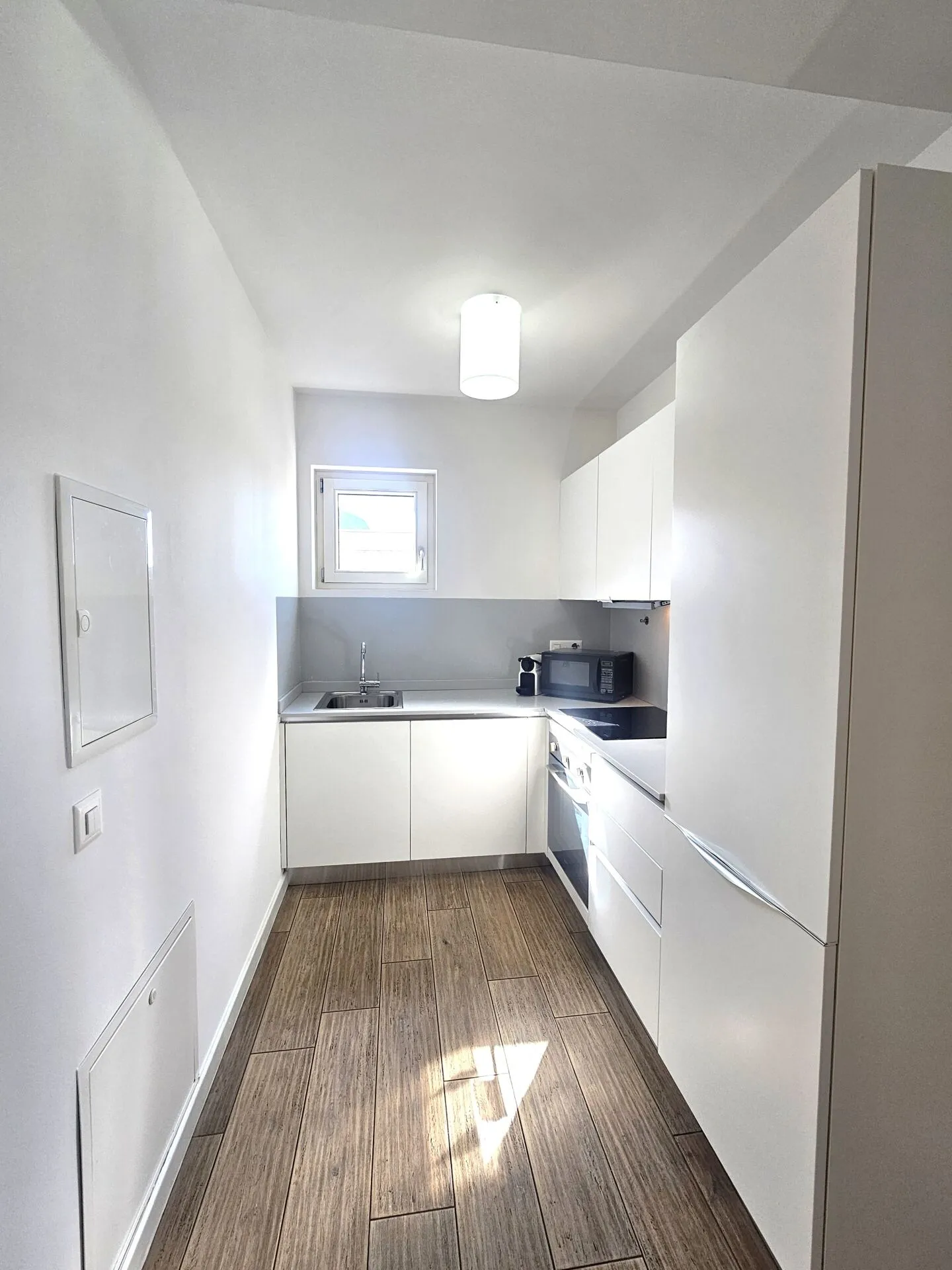 Charming 3.5 Room Apartment - Photo 1 of 11