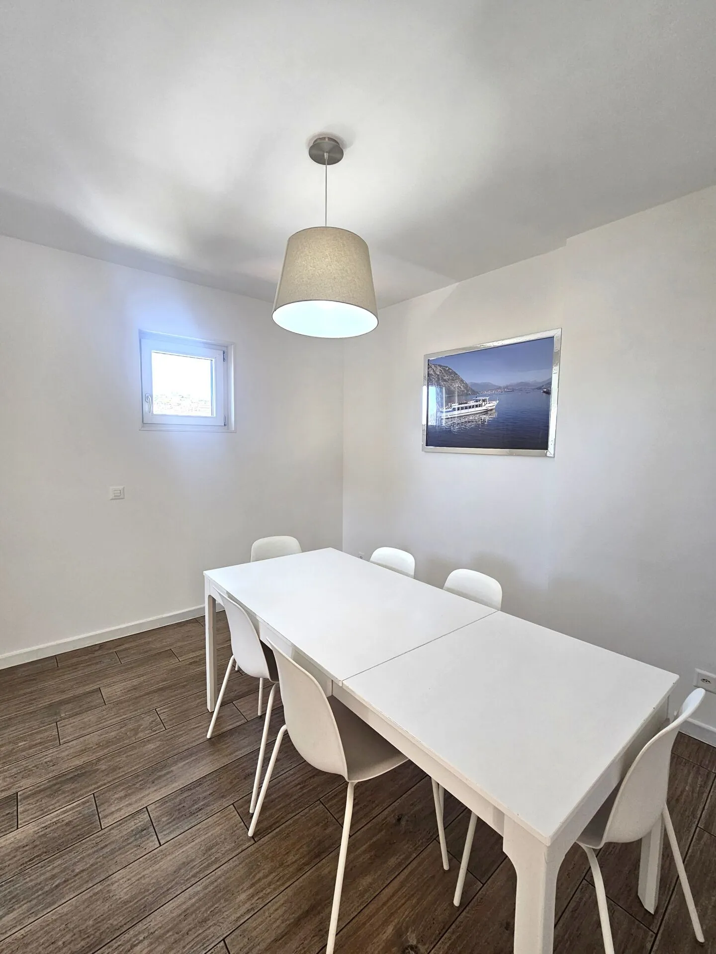 Charming 3.5 Room Apartment - Photo 4 of 11