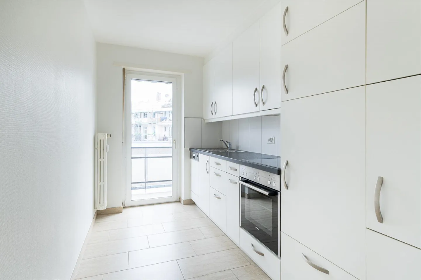 Avec ascenseur - Rue latérale calme près du parc Schützenmatt - Photo 3 sur 4