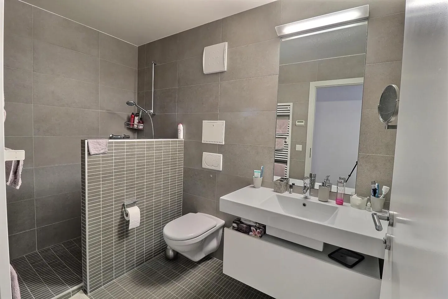 Ein echtes Juwel im Herzen von Nyon in einem halb besetzten Leibrentenvertrag ohne Miete! Seeblick! Ein Teil der Wohnung sofort verfügbar! - Foto 11 von 16