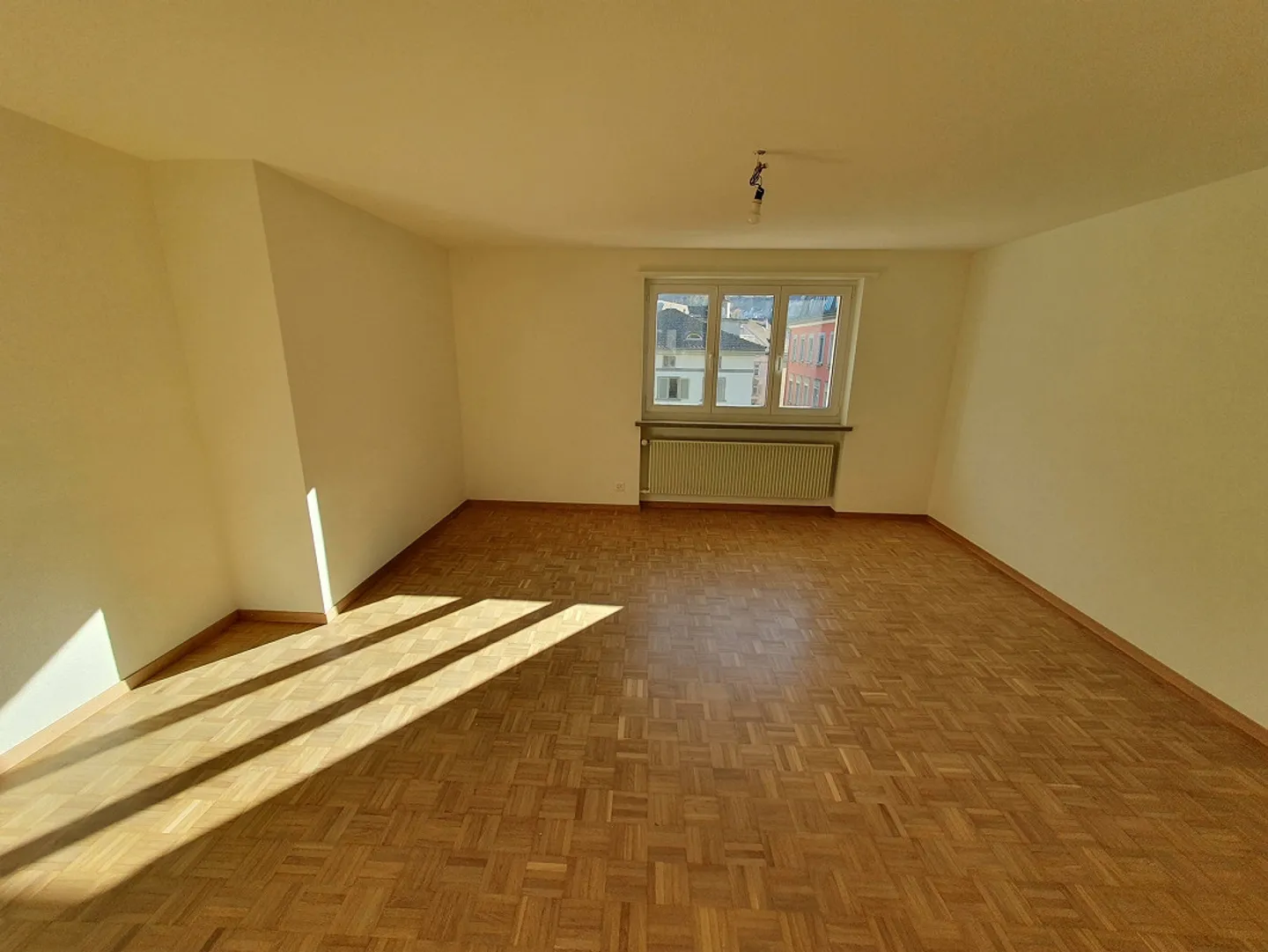 3-Room Attic Apartment in the City Center - Photo 4 of 11