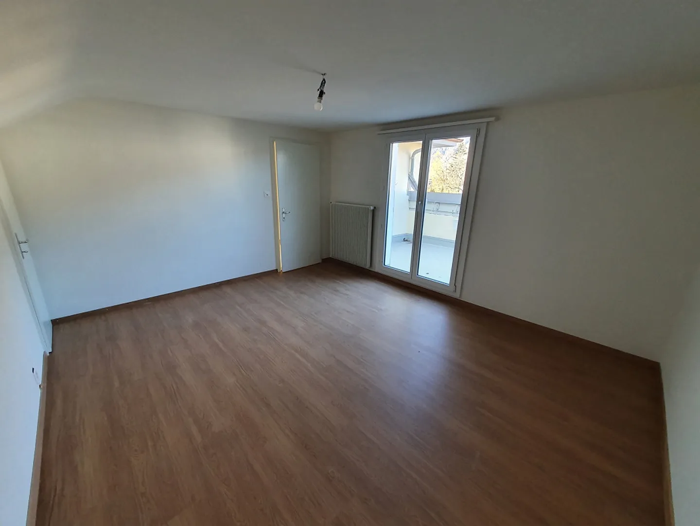 3-Room Attic Apartment in the City Center - Photo 5 of 11