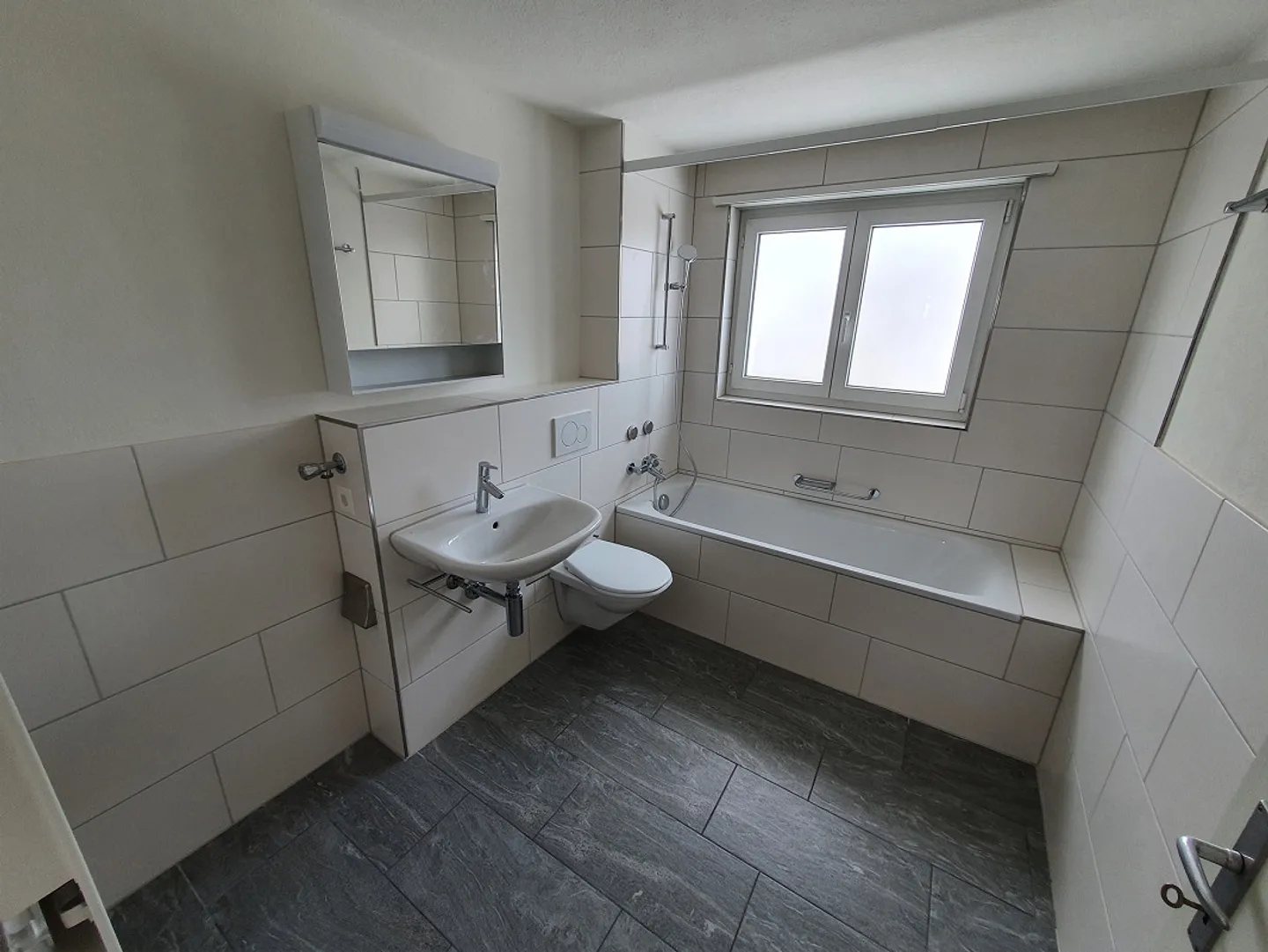3-Room Attic Apartment in the City Center - Photo 7 of 11