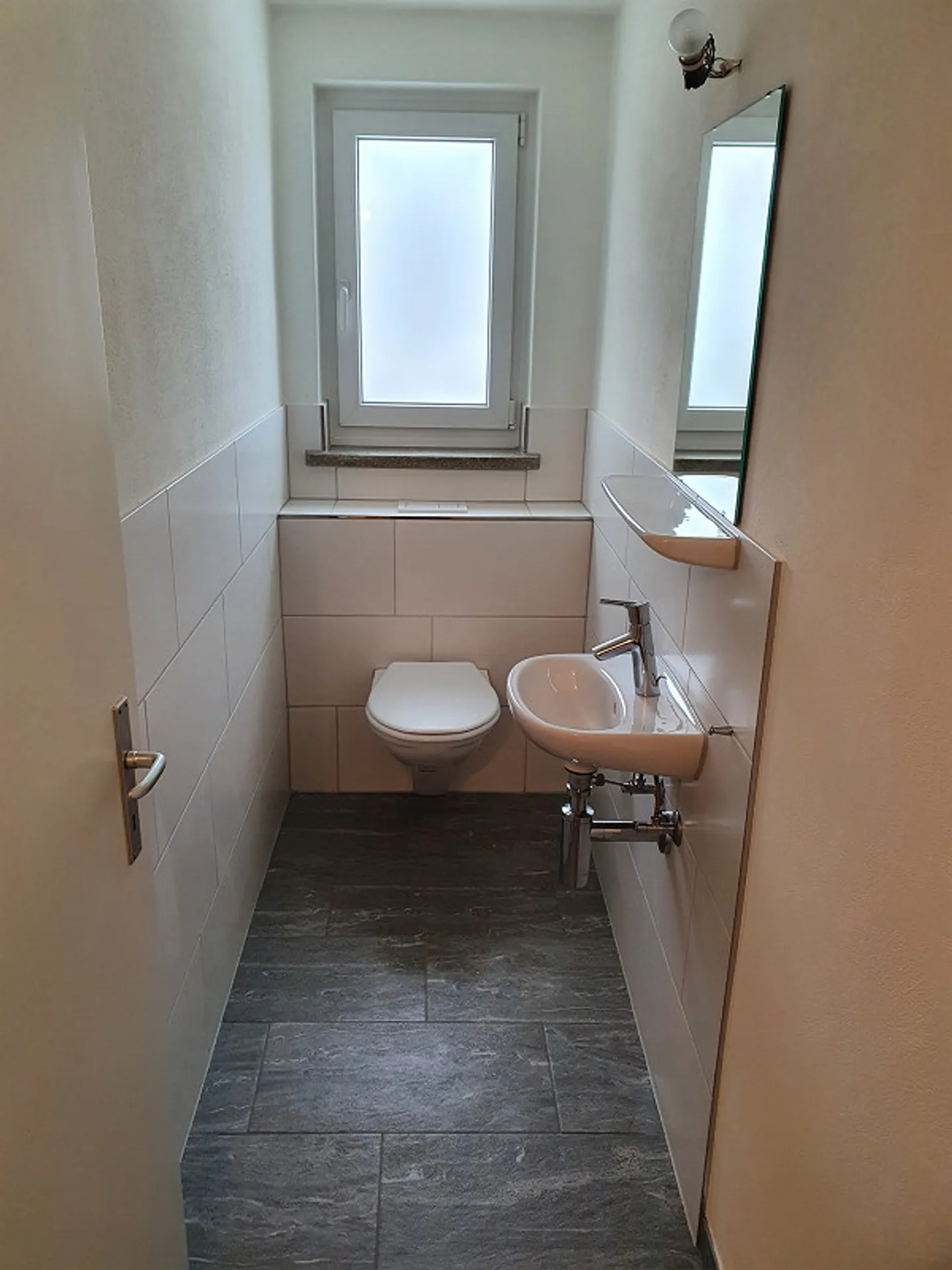 3-Room Attic Apartment in the City Center - Photo 8 of 11