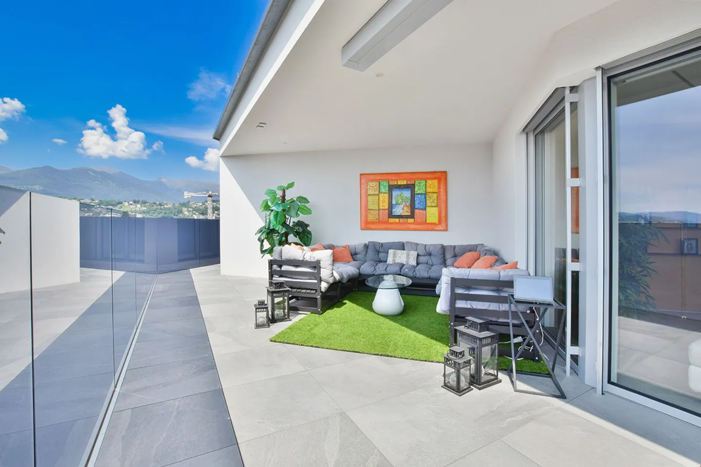 Bright penthouse with large terrace - Photo 10 of 14