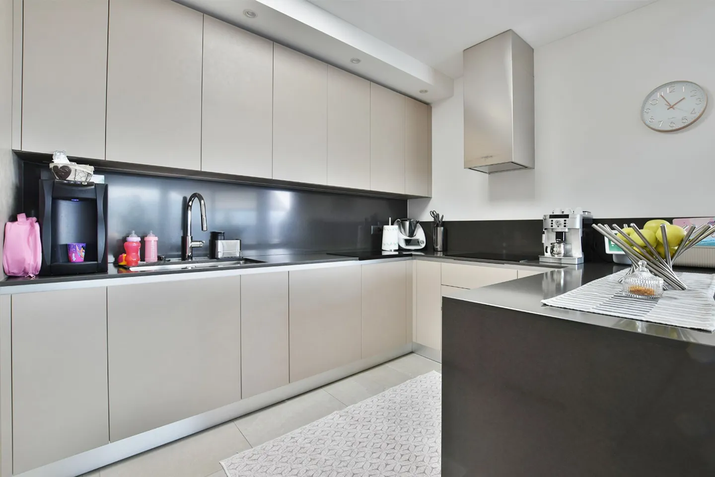 Bright penthouse with large terrace - Photo 12 of 14