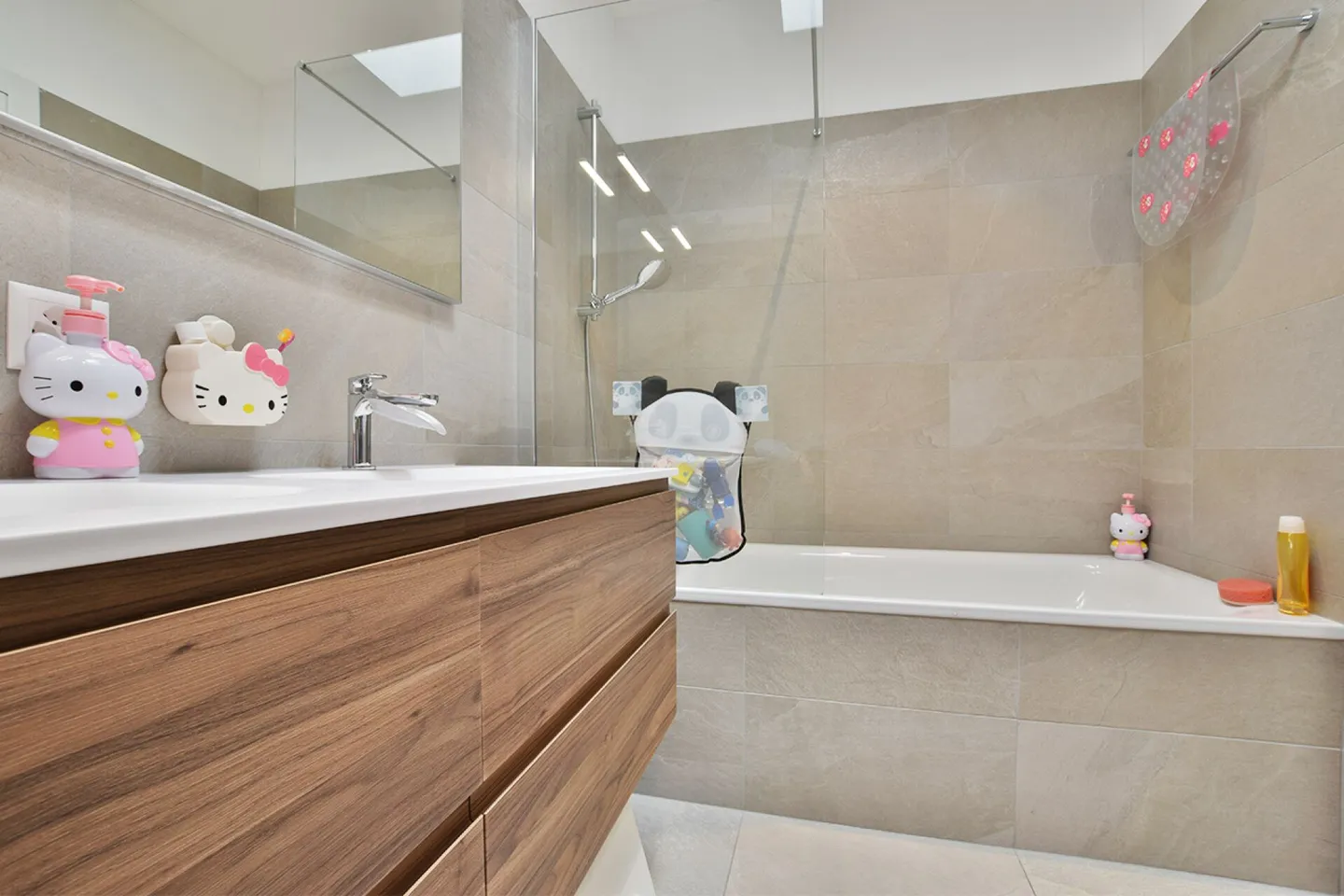 Bright penthouse with large terrace - Photo 13 of 14