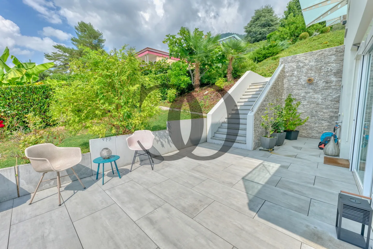 Villa moderna completamente arredata - Foto 4 di 11