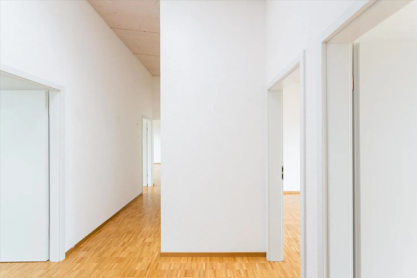 Geräumige Wohnung im Dorfzentrum - Foto 9 von 11