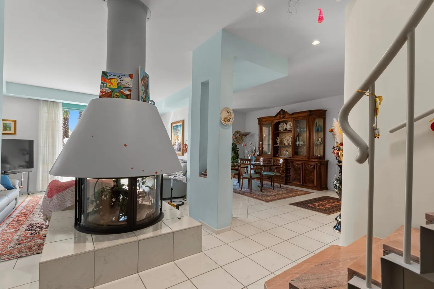 Prächtig Familie Villa in Taverne - Foto 2 von 16