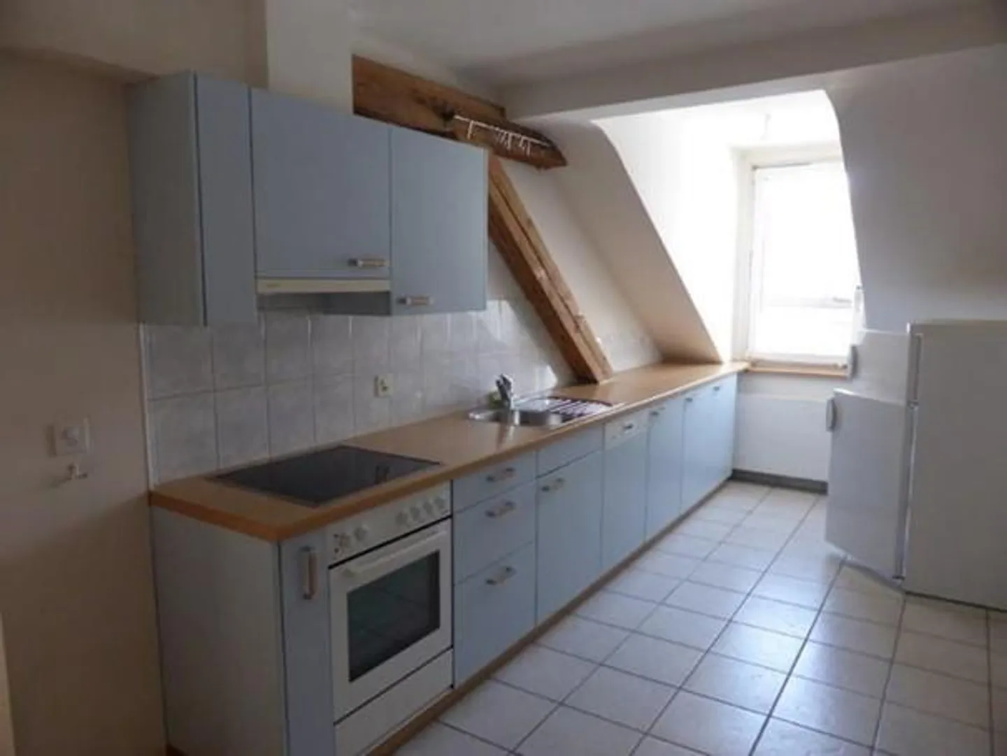 Beau 2.5 pièces mansardé avec galerie - Photo 5 sur 8