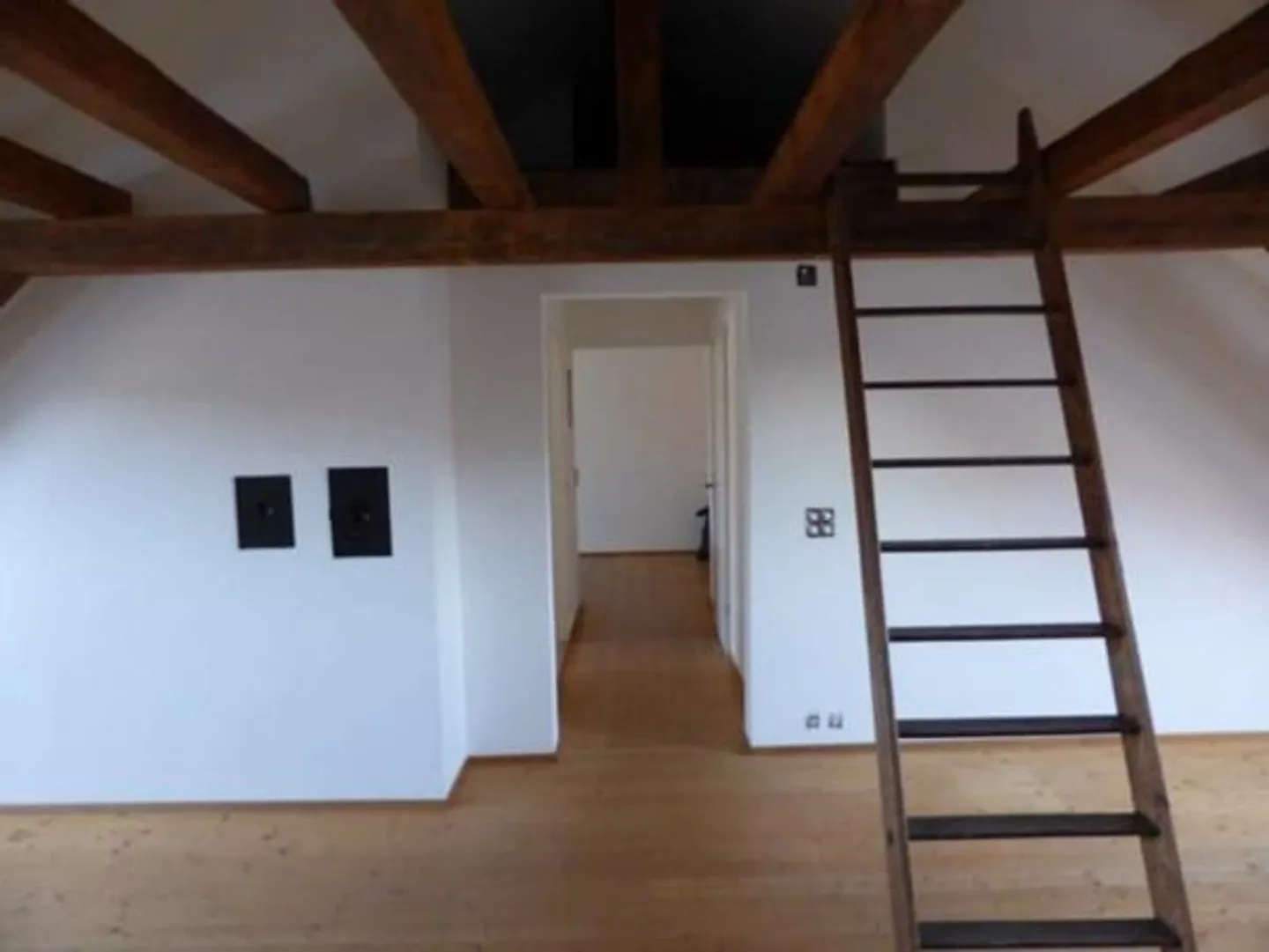 Beau 2.5 pièces mansardé avec galerie - Photo 6 sur 8