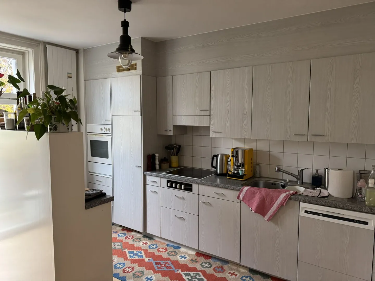 Charming old-style apartment in a central location - Photo 3 of 9