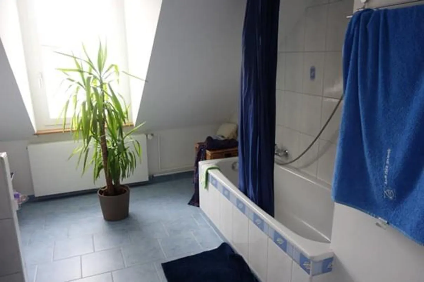 Beau 2.5 pièces mansardé avec galerie - Photo 8 sur 8