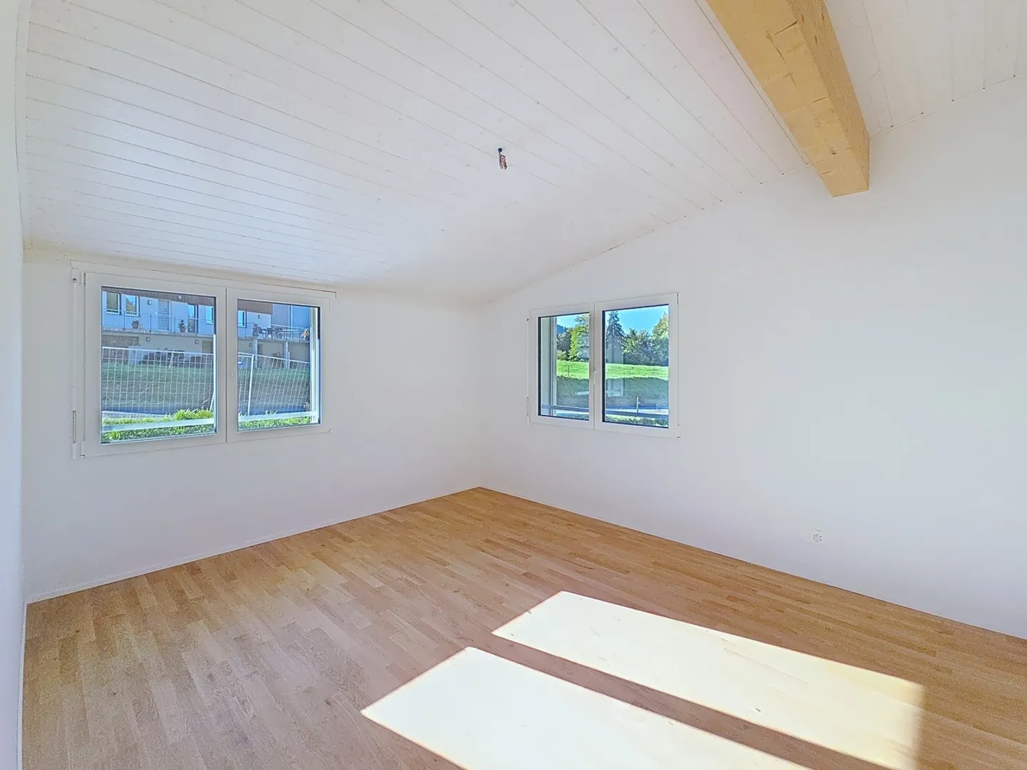 Opportunity - Individual Villa for Renovation - Premium - Photo 6 of 12