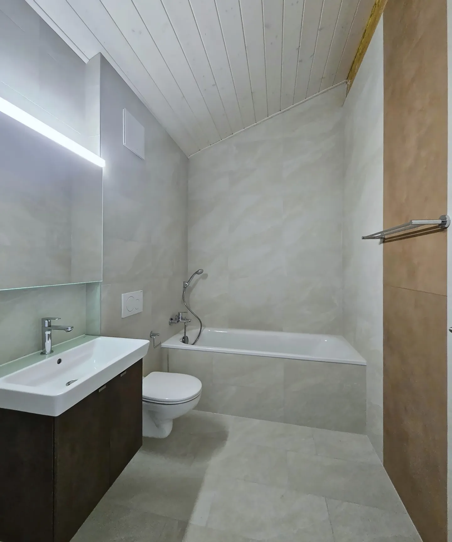 Opportunity - Individual Villa for Renovation - Premium - Photo 8 of 12