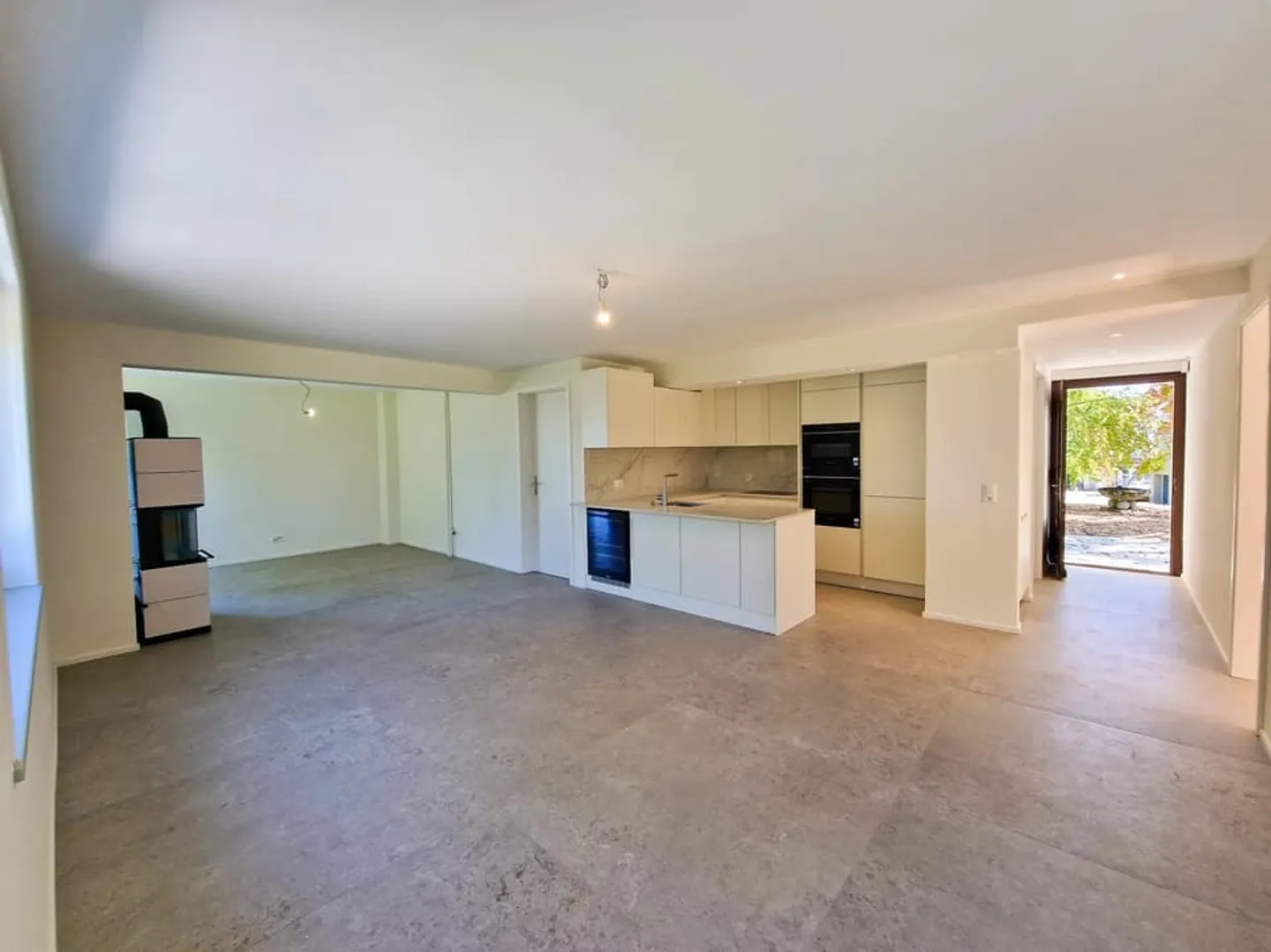 Wunderschöne 3,5-Zimmer-Wohnung im Erdgeschoss einer Architektenvilla mit privatem Garten - Foto 6 von 13