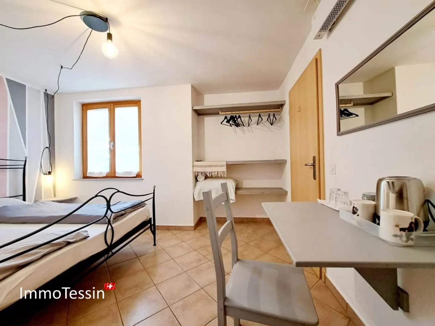 Rarità: Ristorante & Hotel B&B Casa degli Ospiti con enorme potenziale turistico proprio accanto alla funivia di Monte Lema - Foto 7 di 13