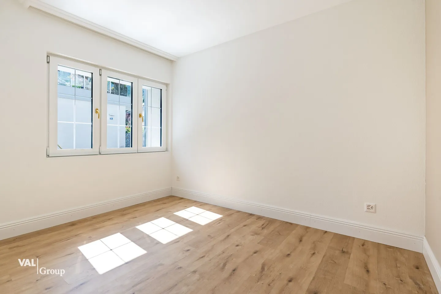 2.5 Room Apartment Renovated - 1st Floor - Photo 4 of 12