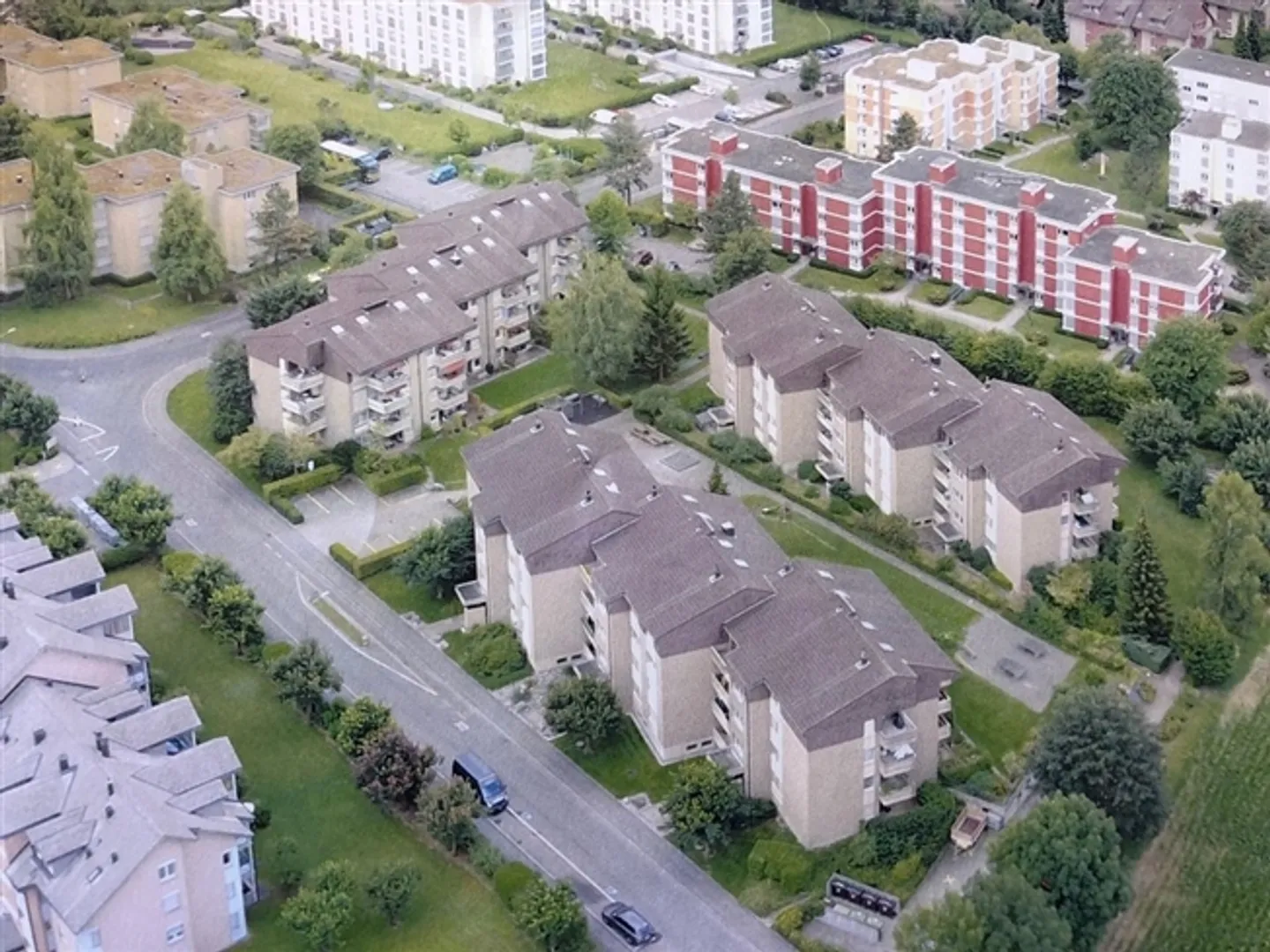 «Einstellhallenplatz in Thun ab sofort zu vermieten» - Foto 2 von 2