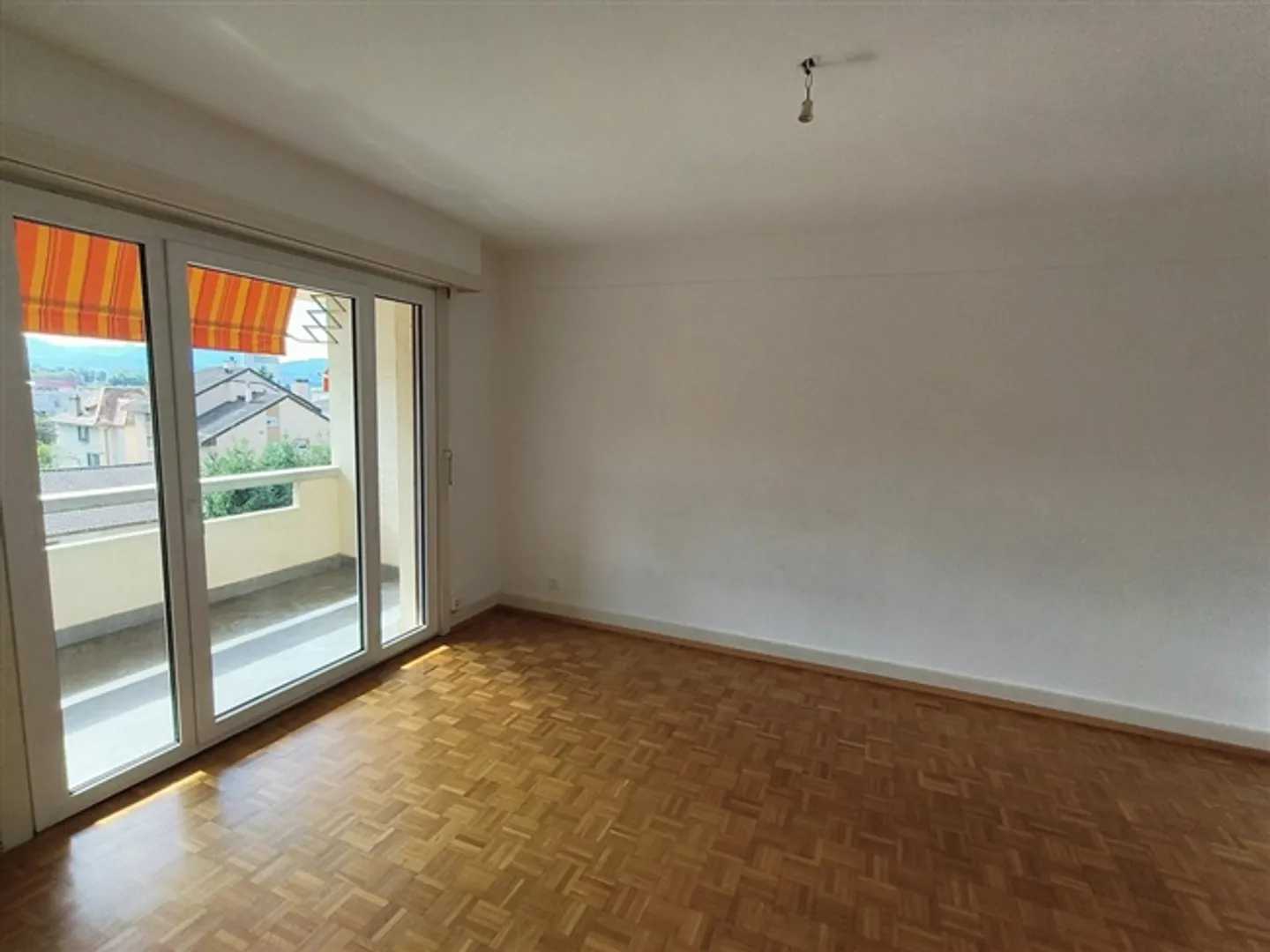 Charmante Wohnung in Renens - Foto 2 von 6