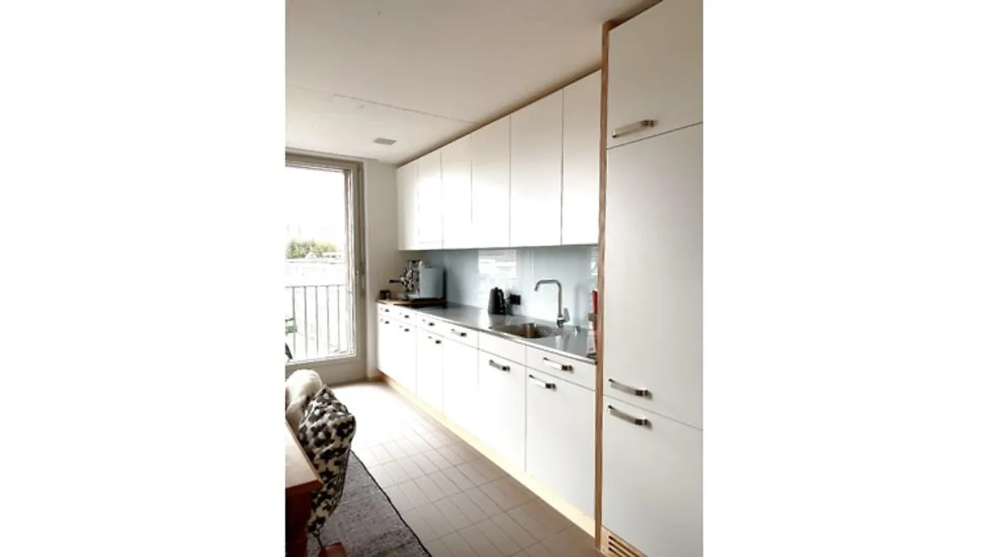 APPARTEMENT 2½ PIÈCES À ZURICH - DISTRICT 9 ALTSTETTEN, MEUBLÉ, TEMPORAIRE - Photo 4 sur 9