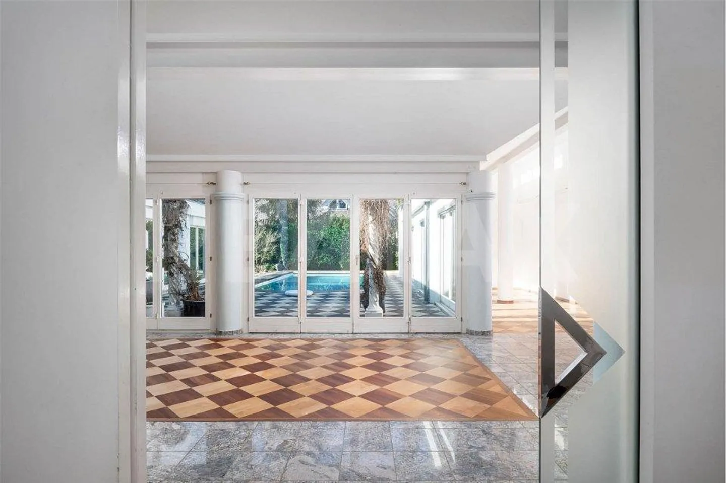 Elegante casa unifamiliare di 5,5 locali con piscina, sauna e tanto spazio! - Foto 12 di 13