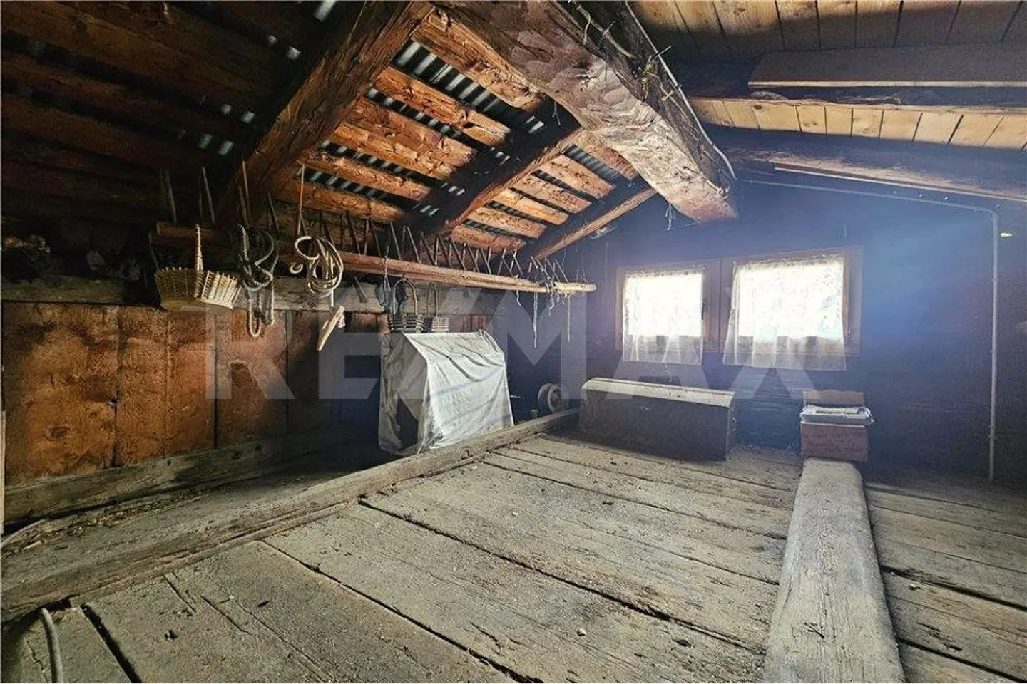 Appartement de 3 pièces avec combles et grand potentiel - Photo 9 sur 9