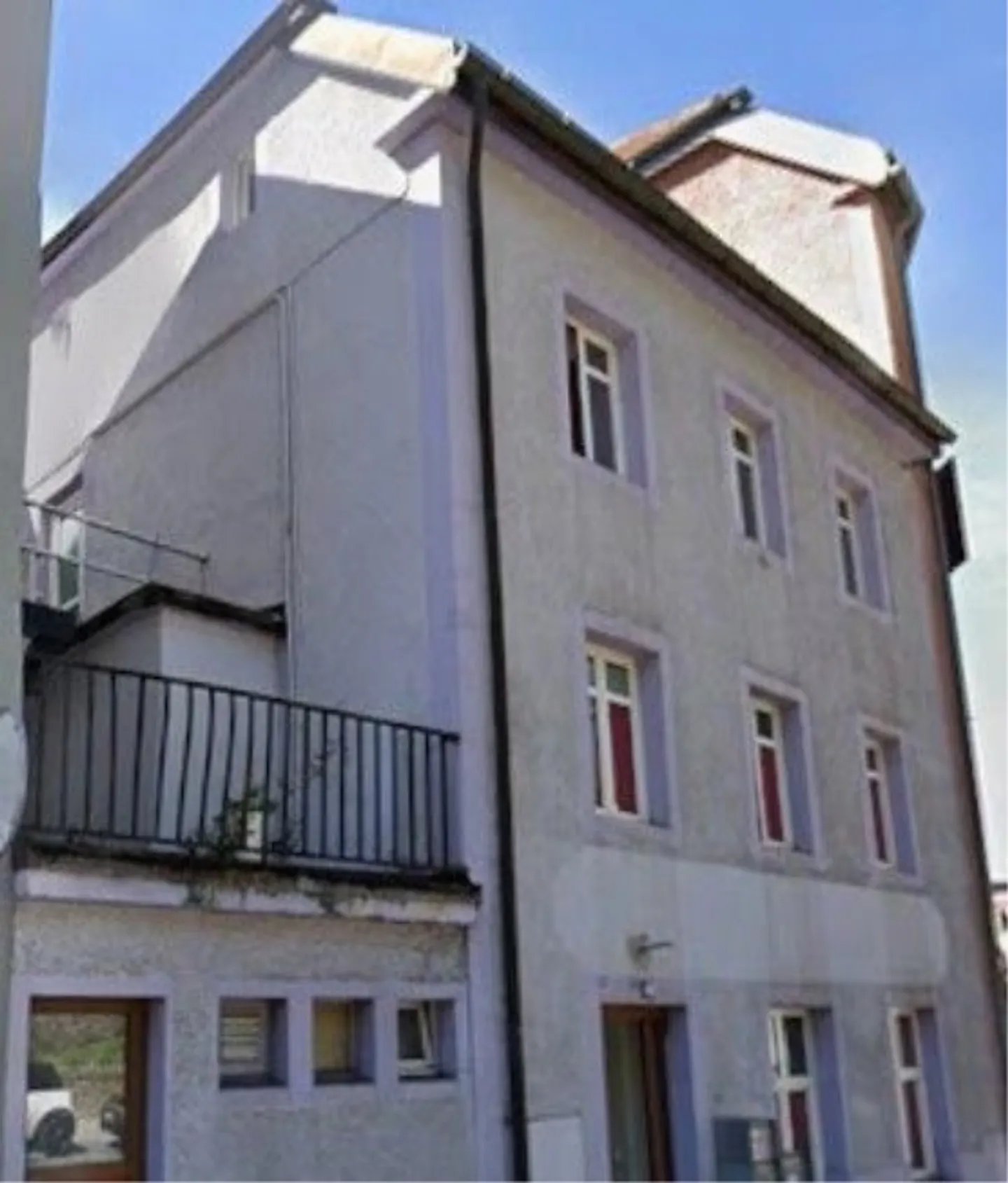 Mischgenutztes Gebäude kaufen - Foto 1 von 6