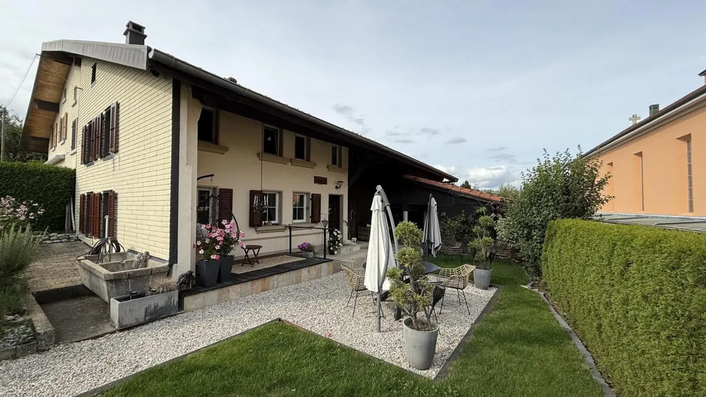 Beautiful house in occupied life annuity without rent - Photo 1 of 10